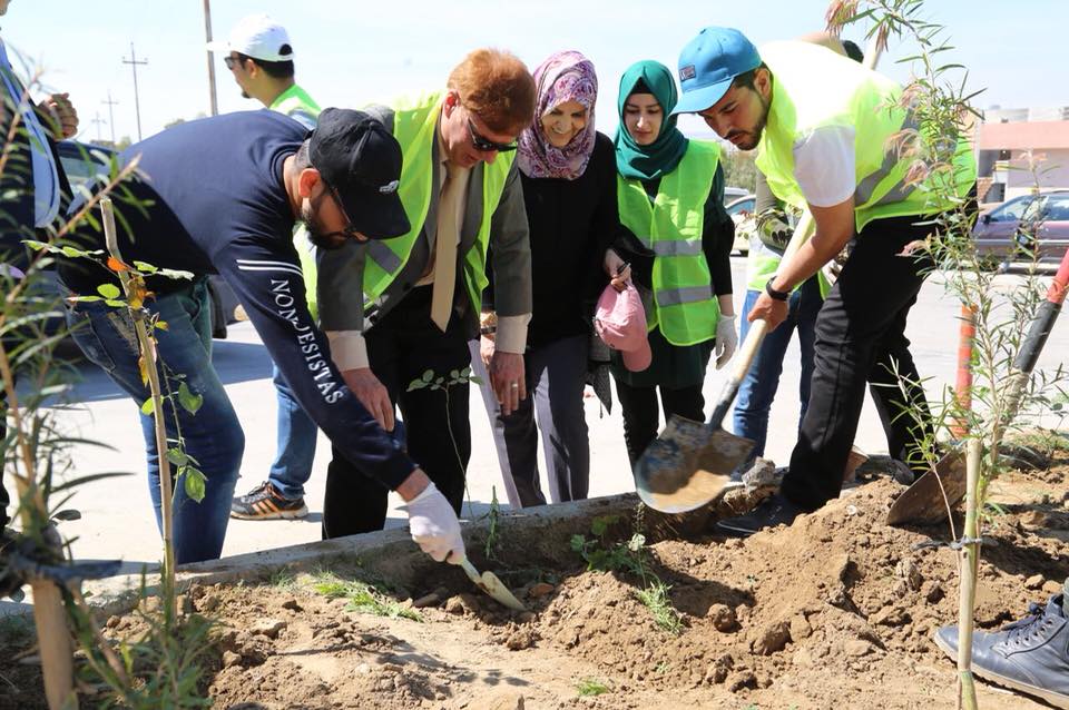 You are currently viewing Pharmacy students at Al-Kitab University organize a street planting campaign