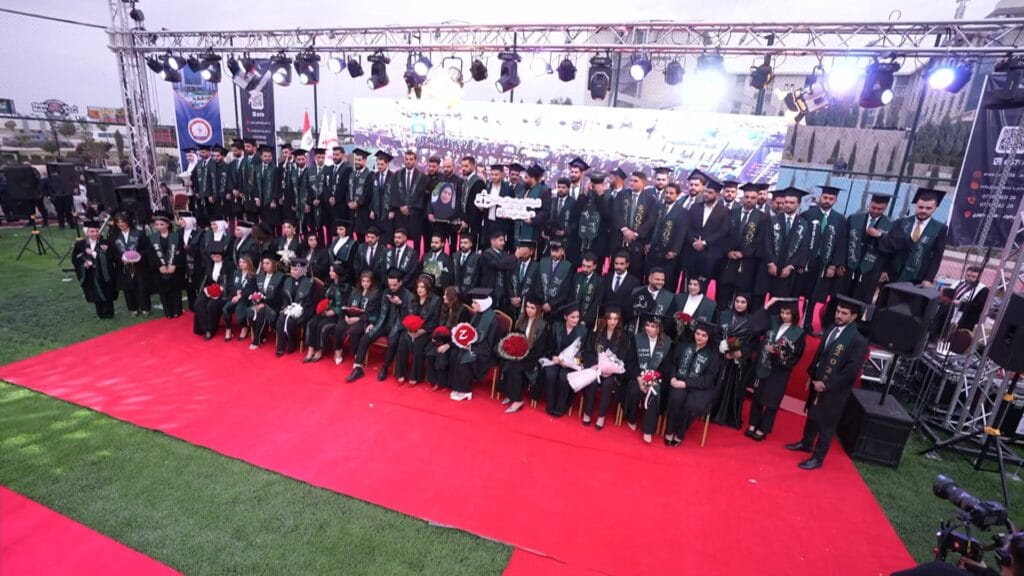 حفل التقاط الصور المركزي لطلبة كلية القانون الذي أقيم في جامعة الكتاب بتاريخ 19 فبراير 2025