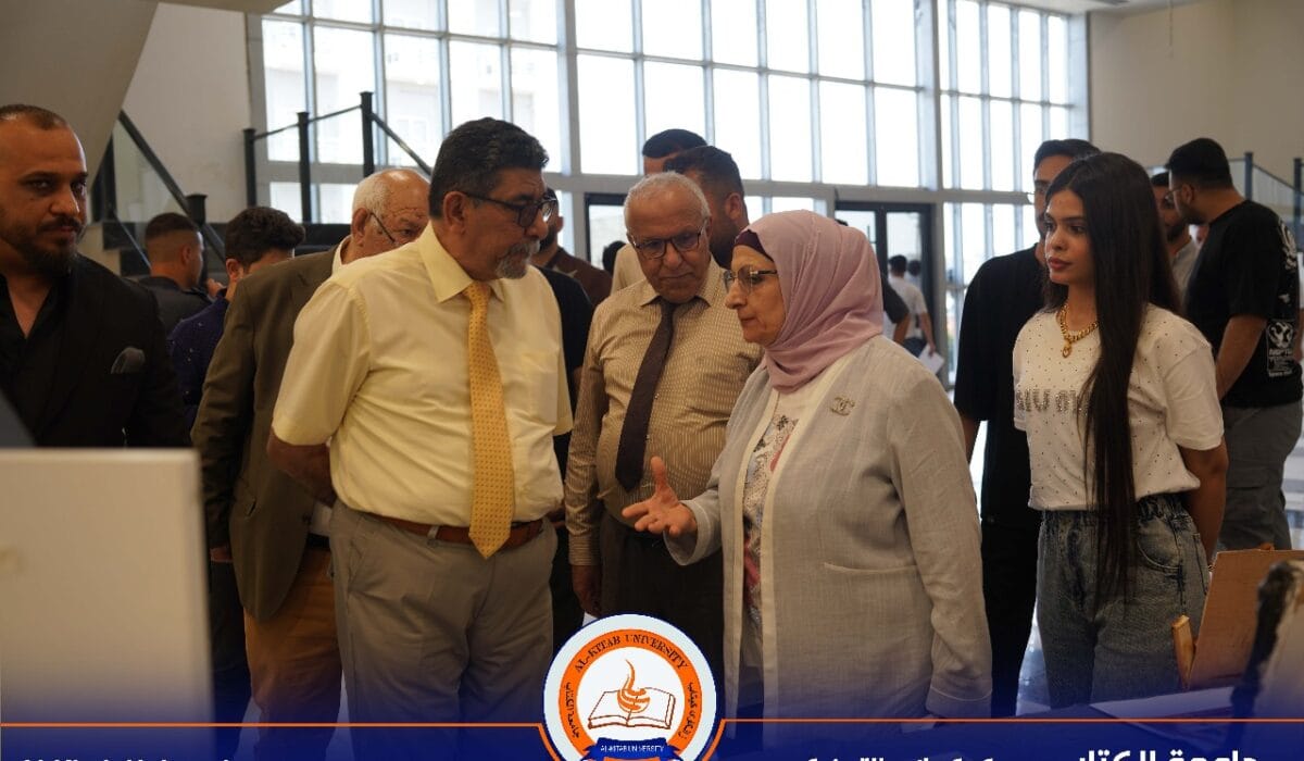 كلية الفنون التطبيقية في جامعة الكتاب تفتتح معرض “النوافذ الإبداعية”