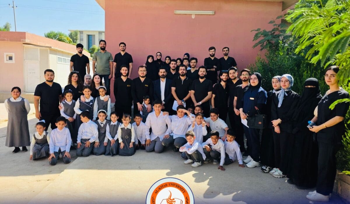 طلبة كلية التمريض بجامعة الكتاب يزورون المدارس الابتدائية ضمن التدريب العملي.
